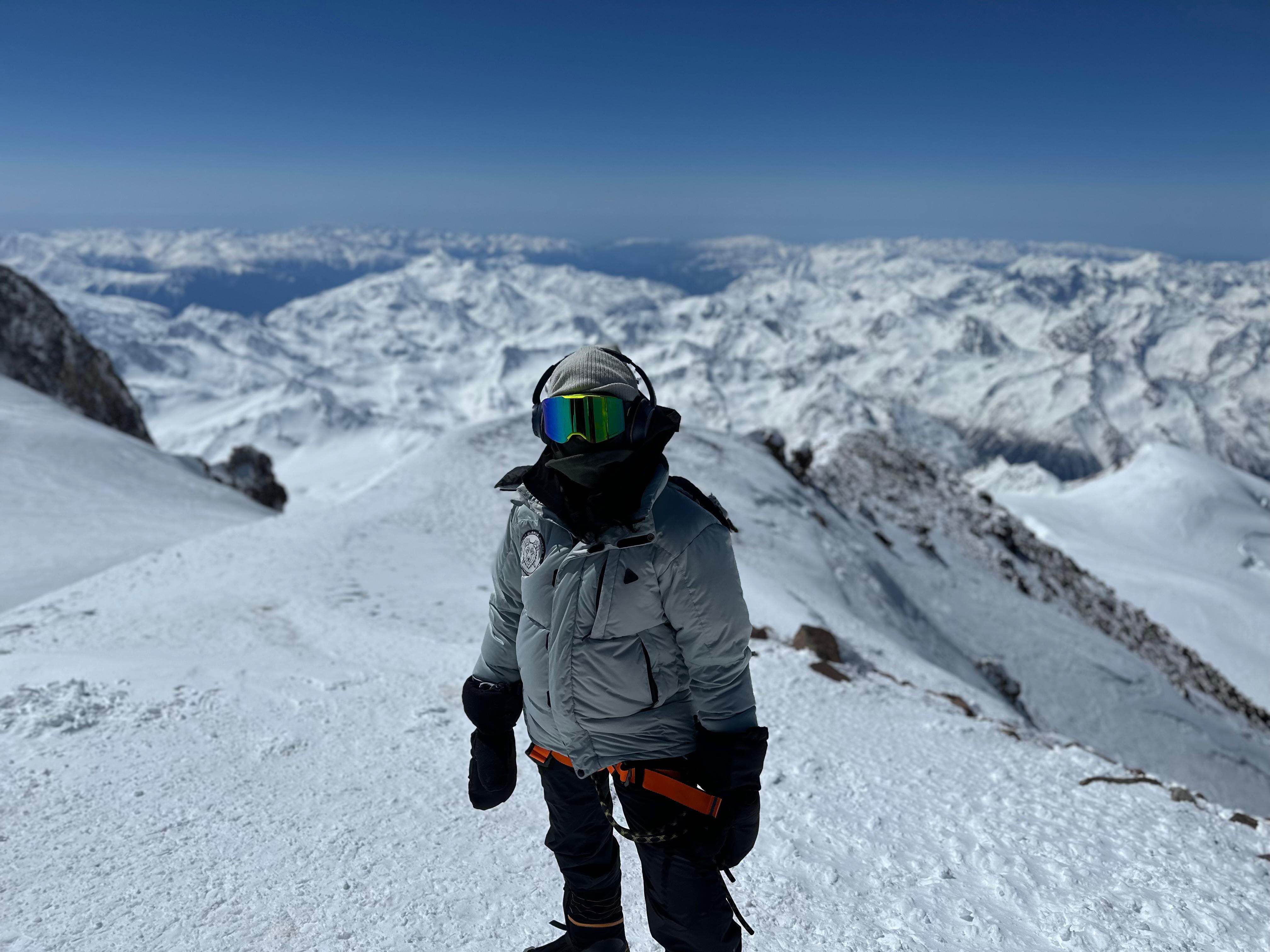 Elbrus Sasikumar